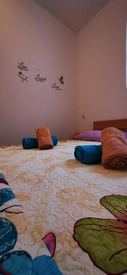 Apartmani Marija Kolan Exterior foto