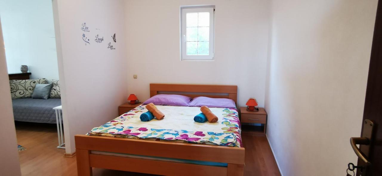 Apartmani Marija Kolan Exterior foto
